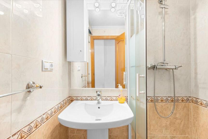 Yovalu Con Balcon,Yovalu1Sin Balcon, Yovalutres Con Piscina Torrevieja Quarto foto